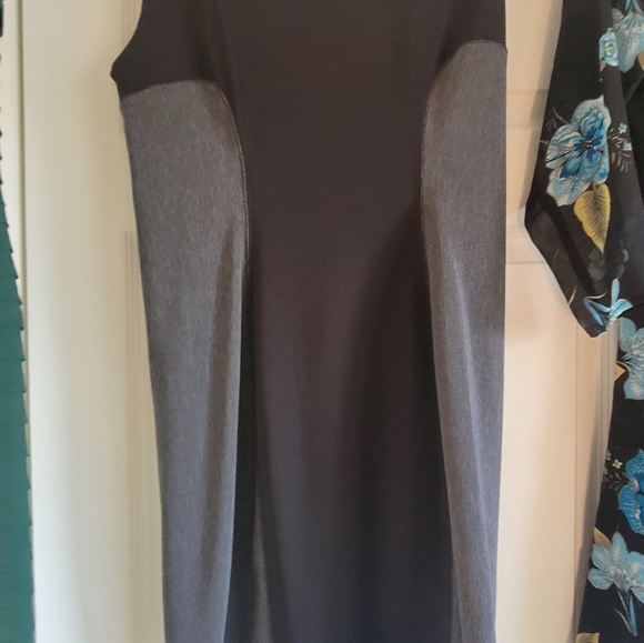 Dawn's Dresses - Picture 11 of 16